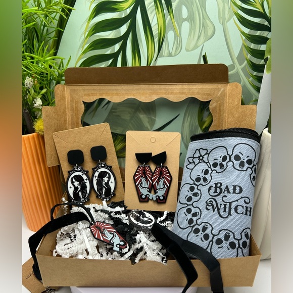 Goth Jewelry Gift Set Box - Edgy Jewelry Christmas Gift Set Box - Picture 3 of 12